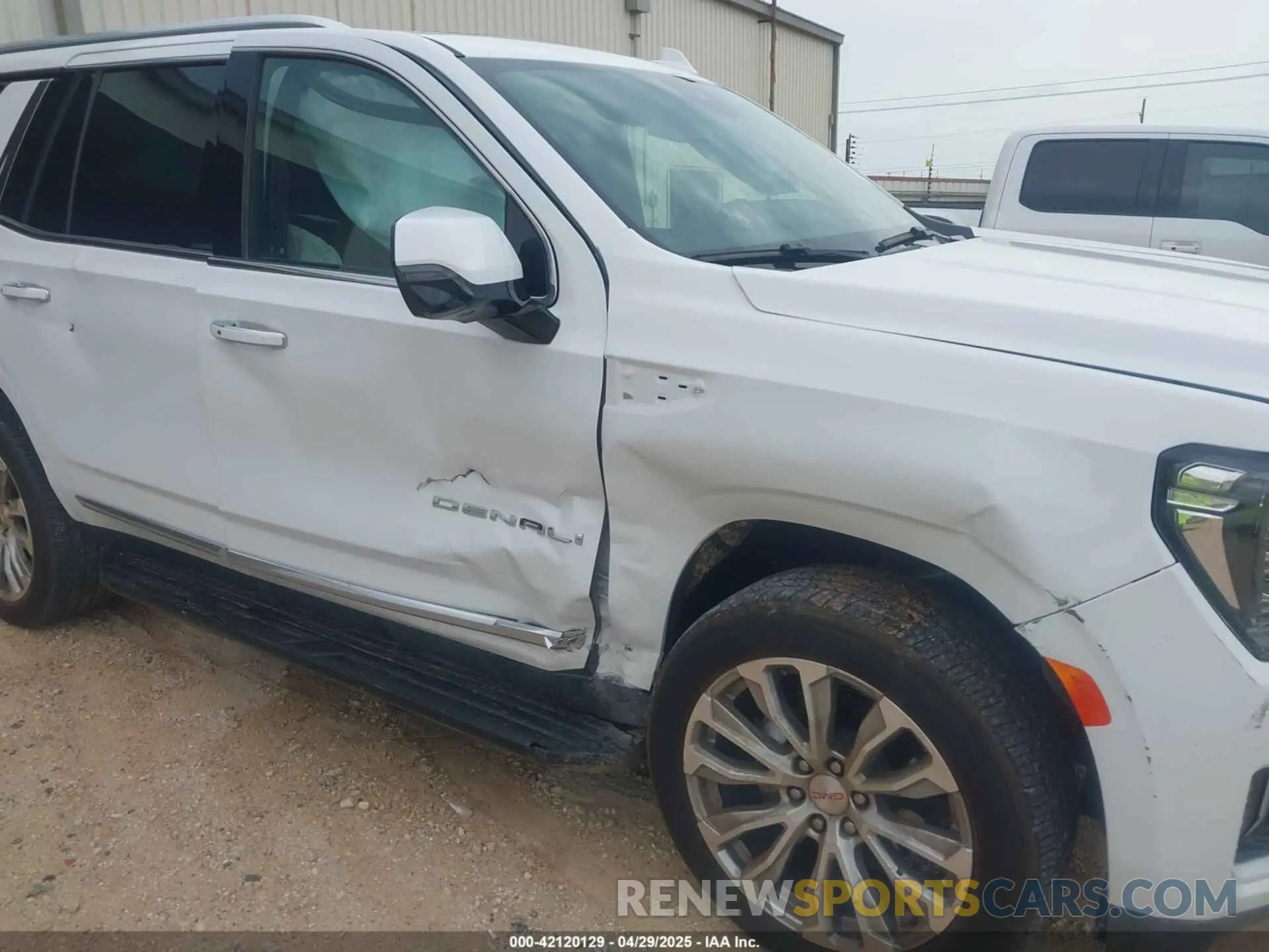 6 Photograph of a damaged car 1GKS2DKLXPR466756 GMC YUKON 2023