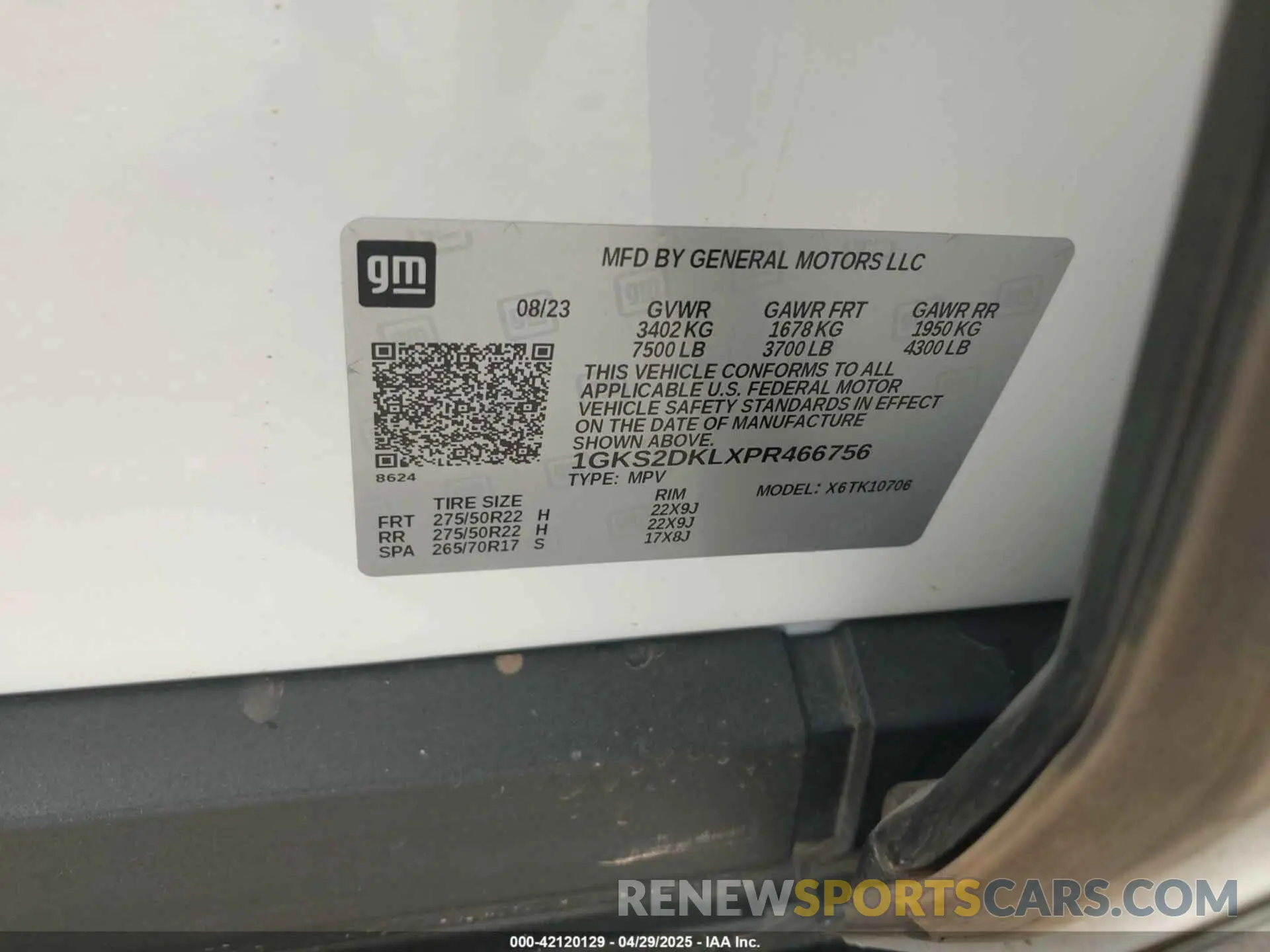 9 Photograph of a damaged car 1GKS2DKLXPR466756 GMC YUKON 2023