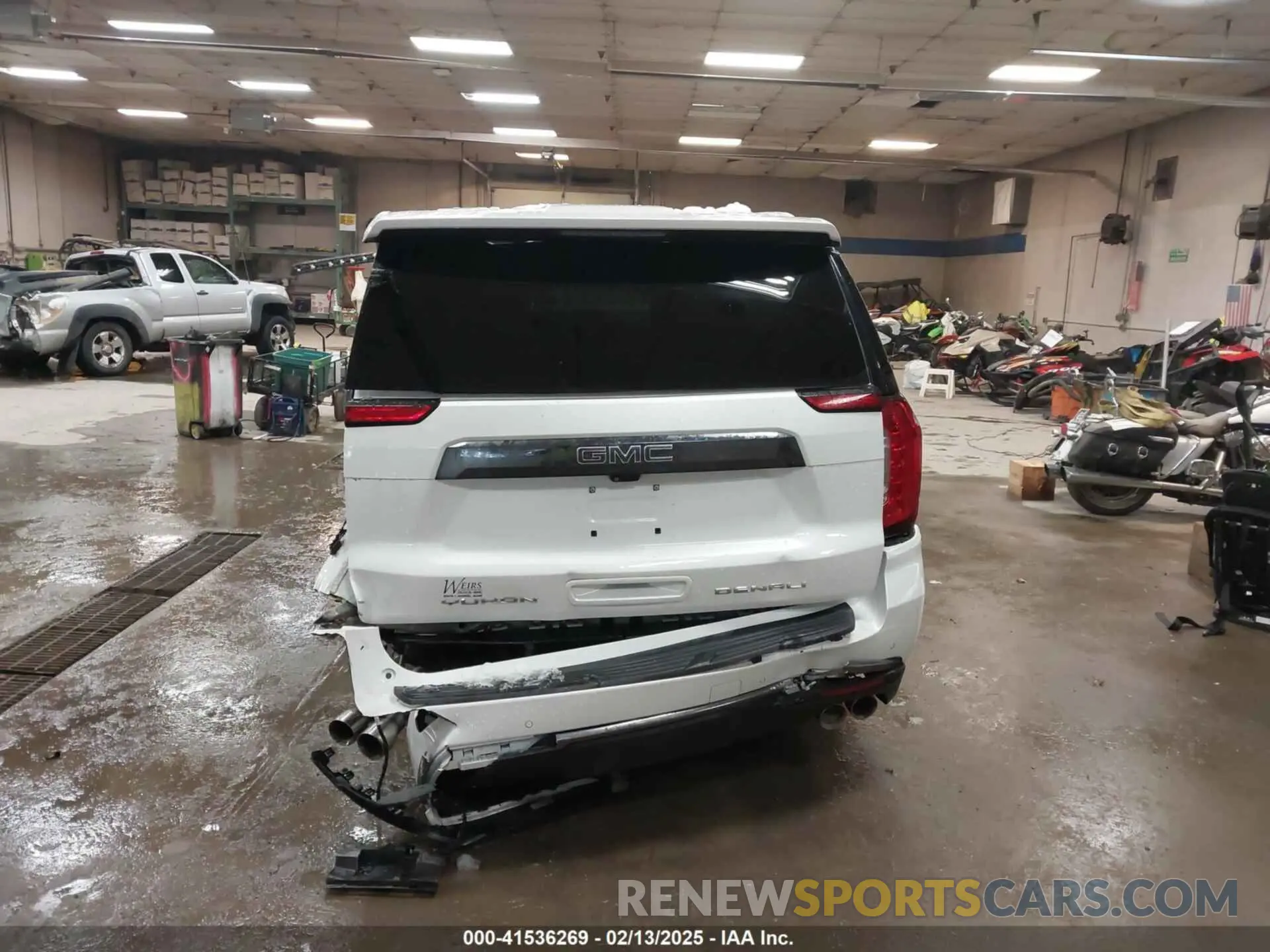 15 Photograph of a damaged car 1GKS2EKL5PR329276 GMC YUKON 2023