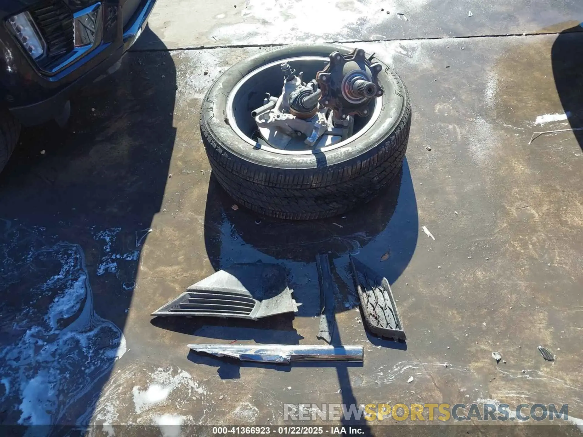 12 Photograph of a damaged car 1GKS2EKL6PR316634 GMC YUKON 2023