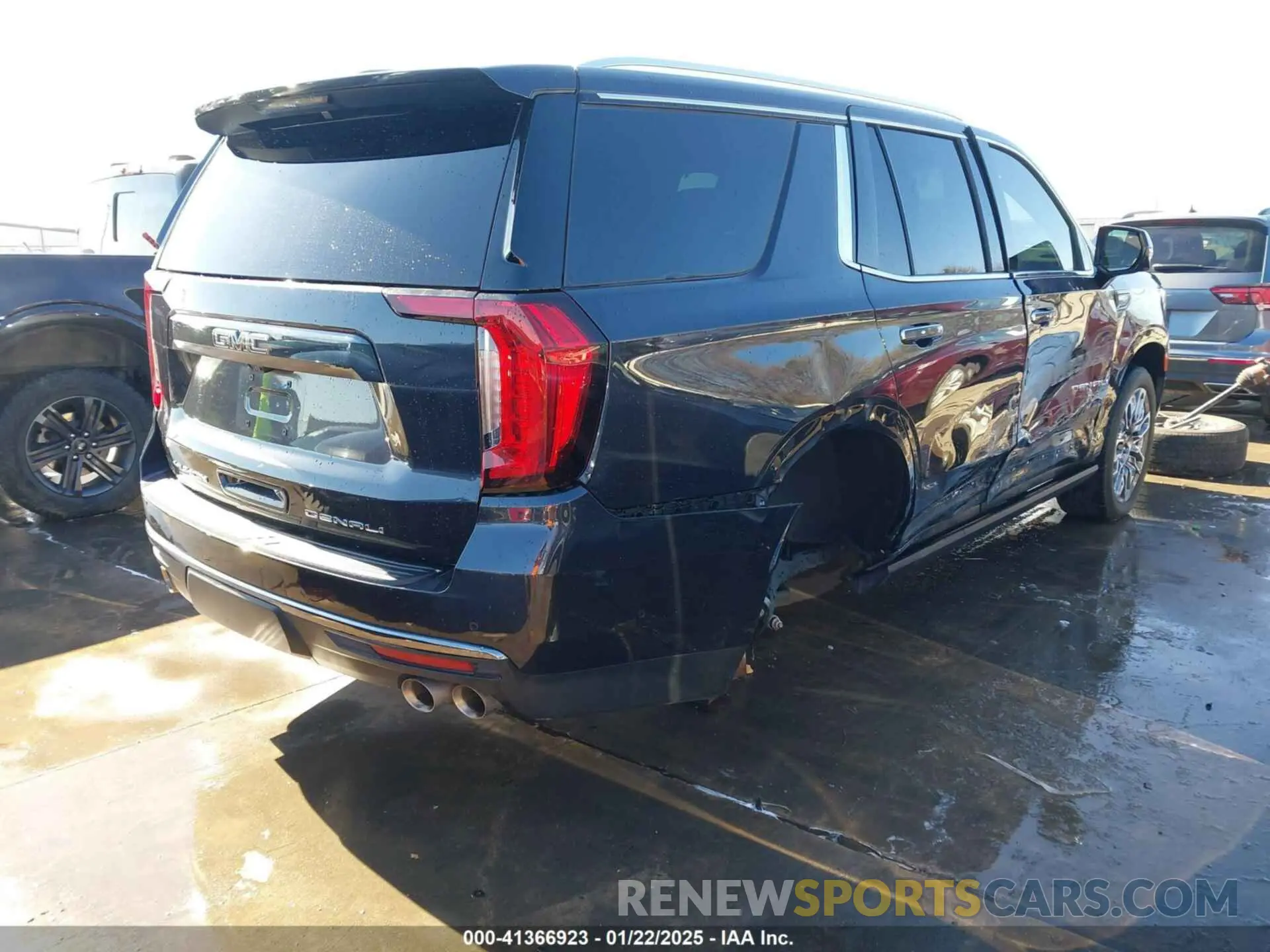 4 Photograph of a damaged car 1GKS2EKL6PR316634 GMC YUKON 2023