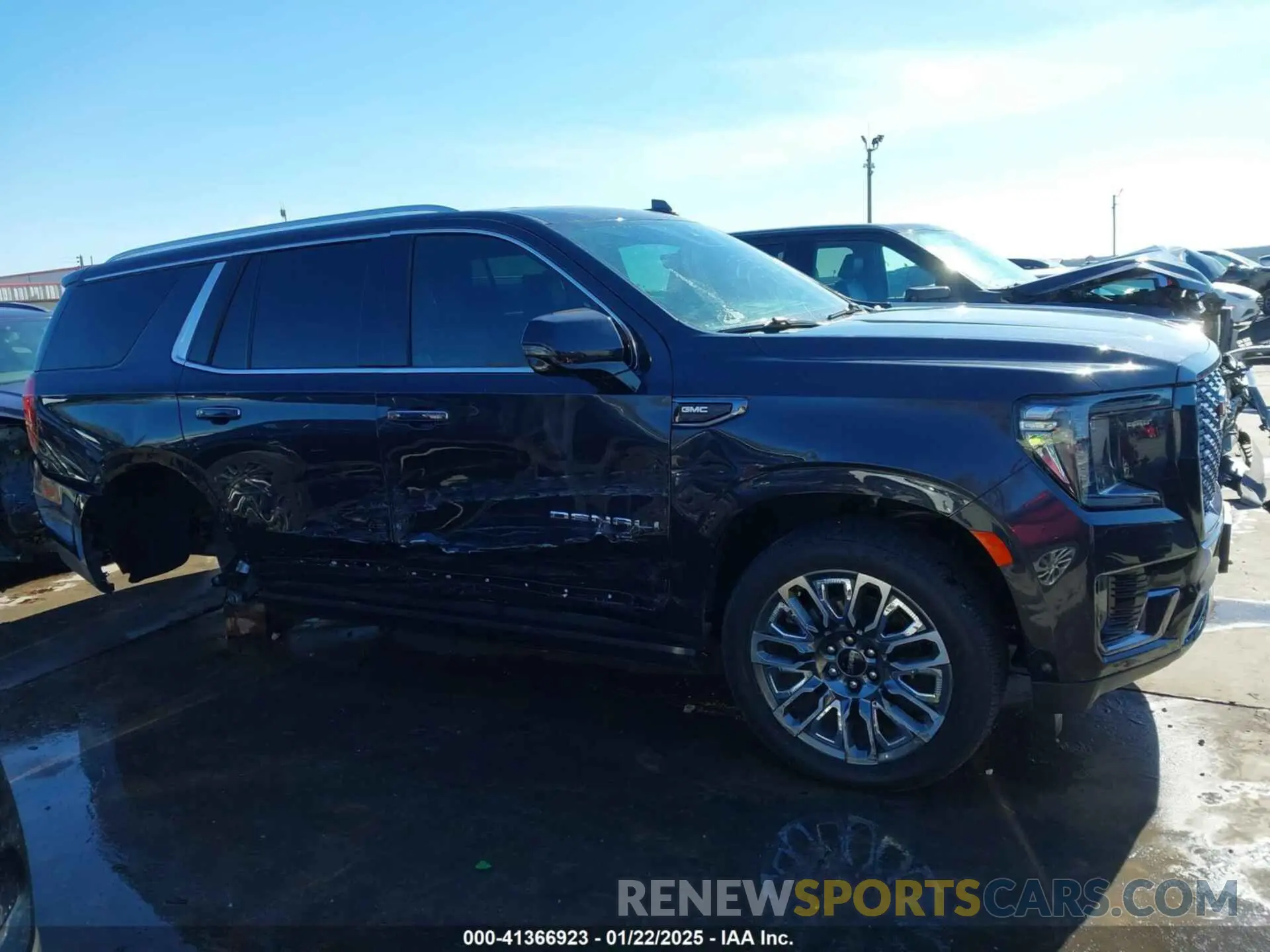6 Photograph of a damaged car 1GKS2EKL6PR316634 GMC YUKON 2023