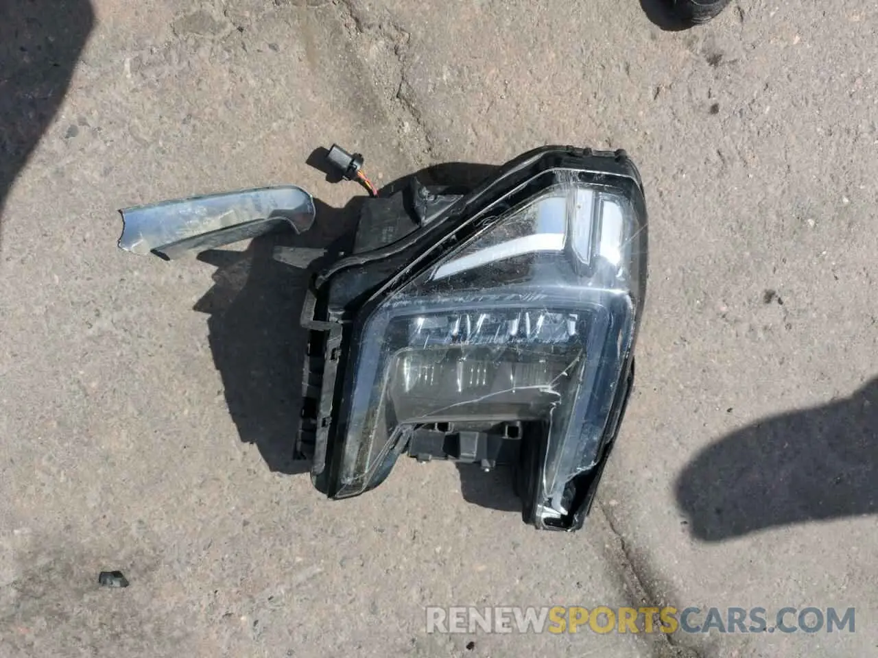 13 Photograph of a damaged car 1GKS2GKD3PR282110 GMC YUKON 2023
