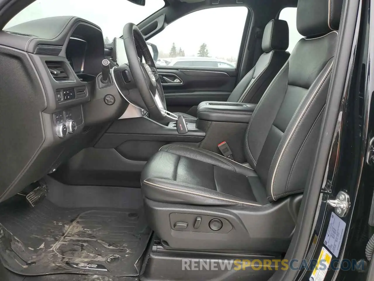 7 Photograph of a damaged car 1GKS2GKT3PR203039 GMC YUKON 2023