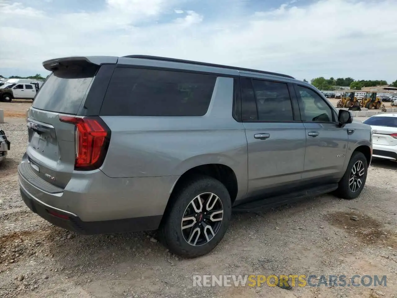 3 Photograph of a damaged car 1GKS2HKD5PR548748 GMC YUKON 2023