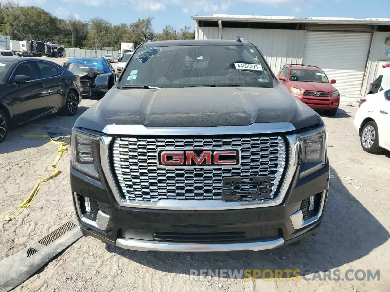 5 Photograph of a damaged car 1GKS2JKL2PR308457 GMC YUKON 2023