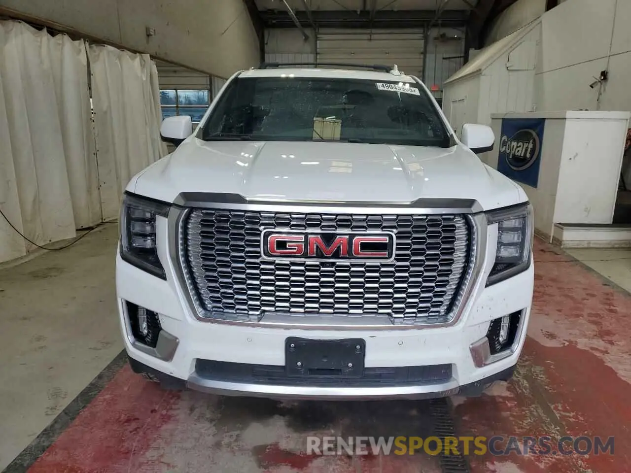 5 Photograph of a damaged car 1GKS2JKL2PR497370 GMC YUKON 2023