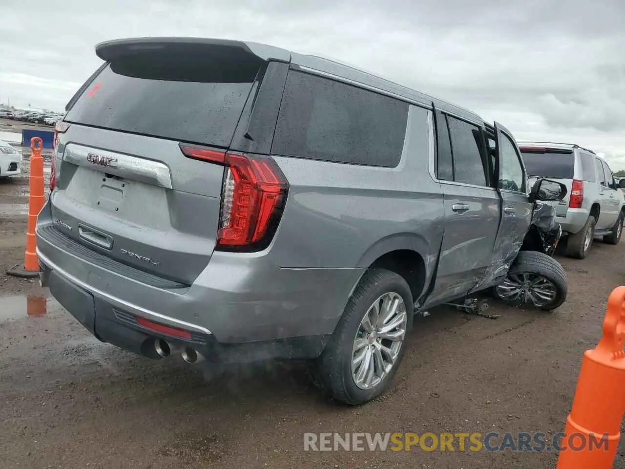 3 Photograph of a damaged car 1GKS2JKL3PR371535 GMC YUKON 2023
