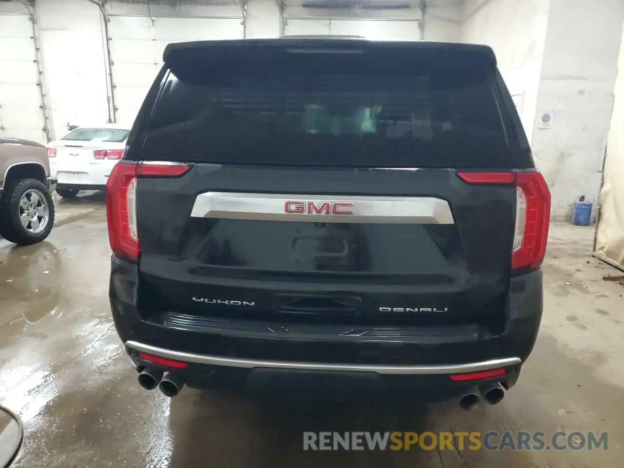 6 Photograph of a damaged car 1GKS2JKL7PR172682 GMC YUKON 2023