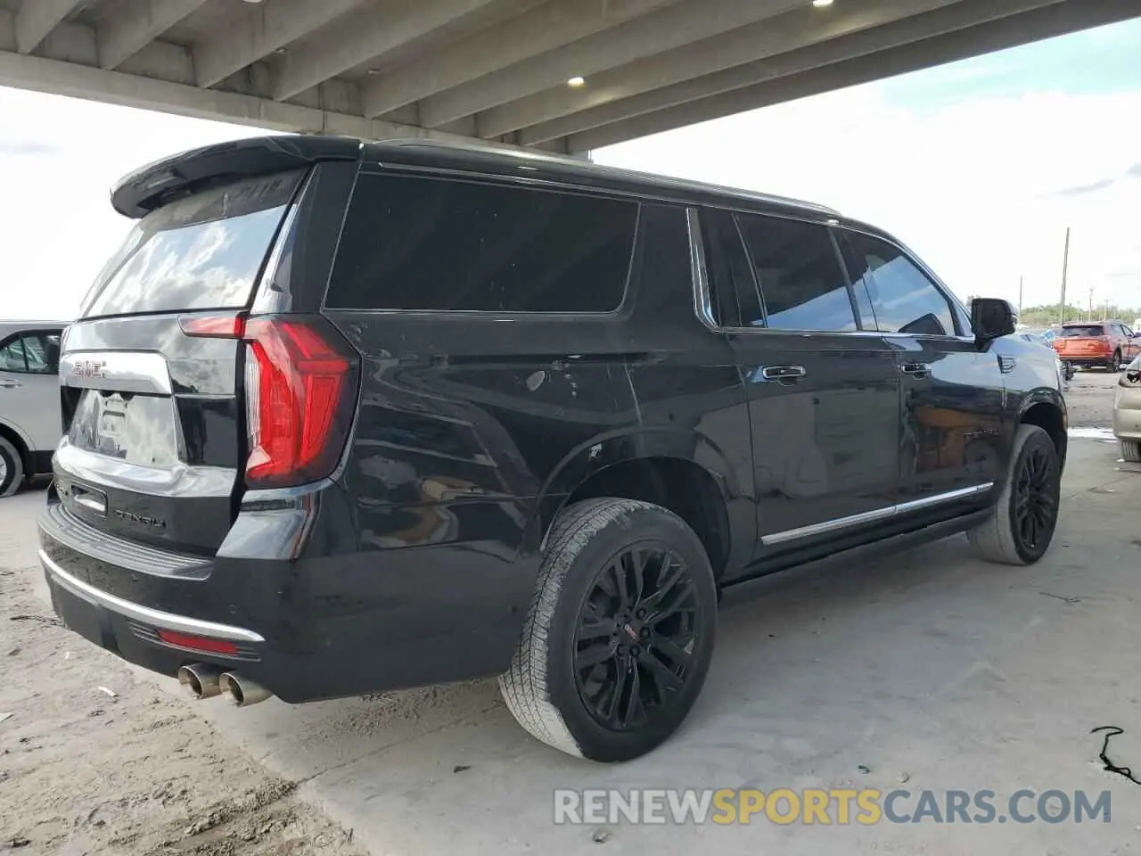 3 Photograph of a damaged car 1GKS2JKL9PR393538 GMC YUKON 2023