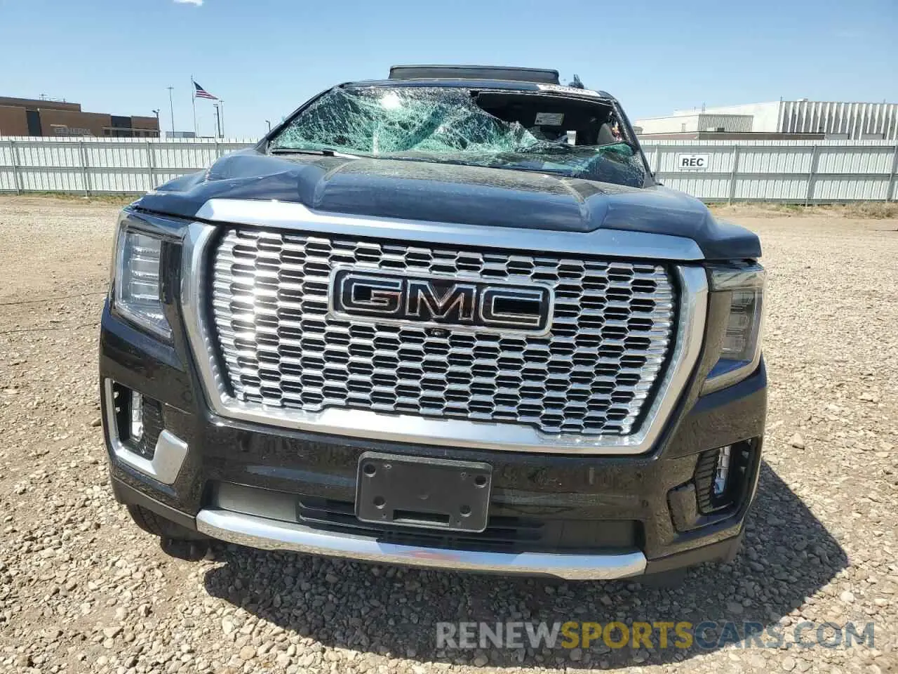 5 Photograph of a damaged car 1GKS2JKTXPR386954 GMC YUKON 2023