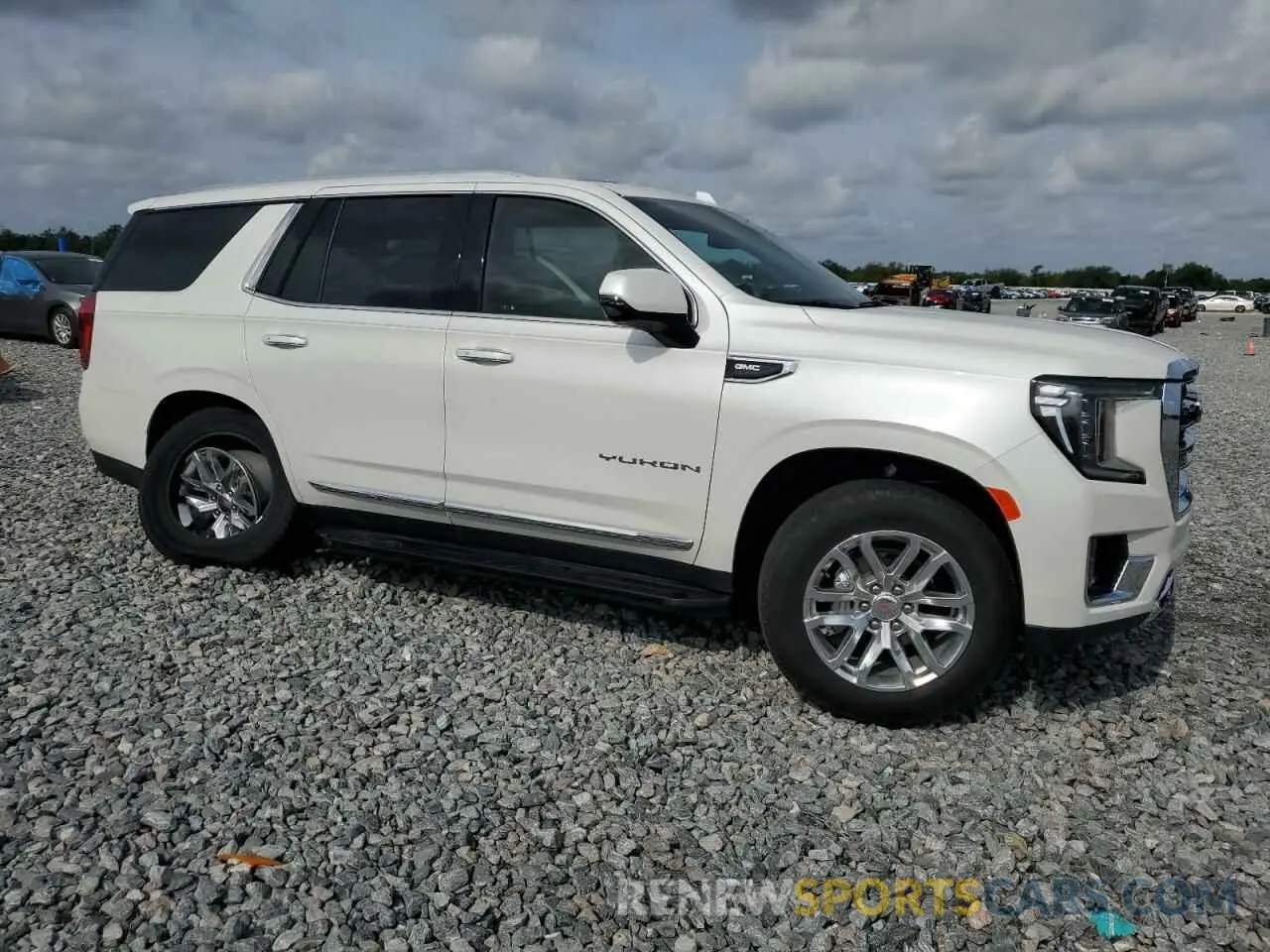 4 Photograph of a damaged car 1GKS1BKD0RR139639 GMC YUKON 2024
