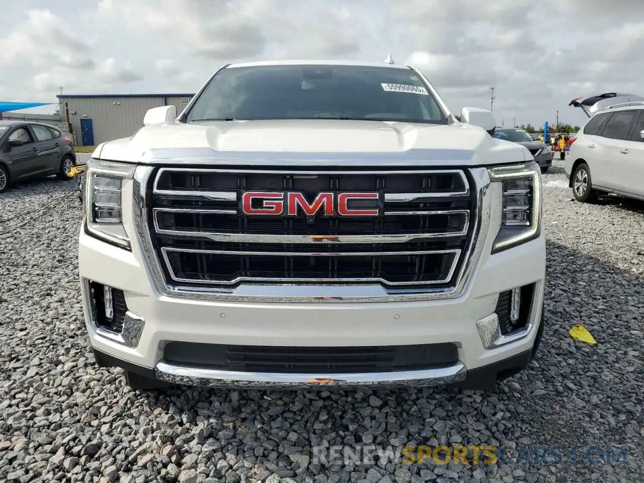 5 Photograph of a damaged car 1GKS1BKD0RR139639 GMC YUKON 2024