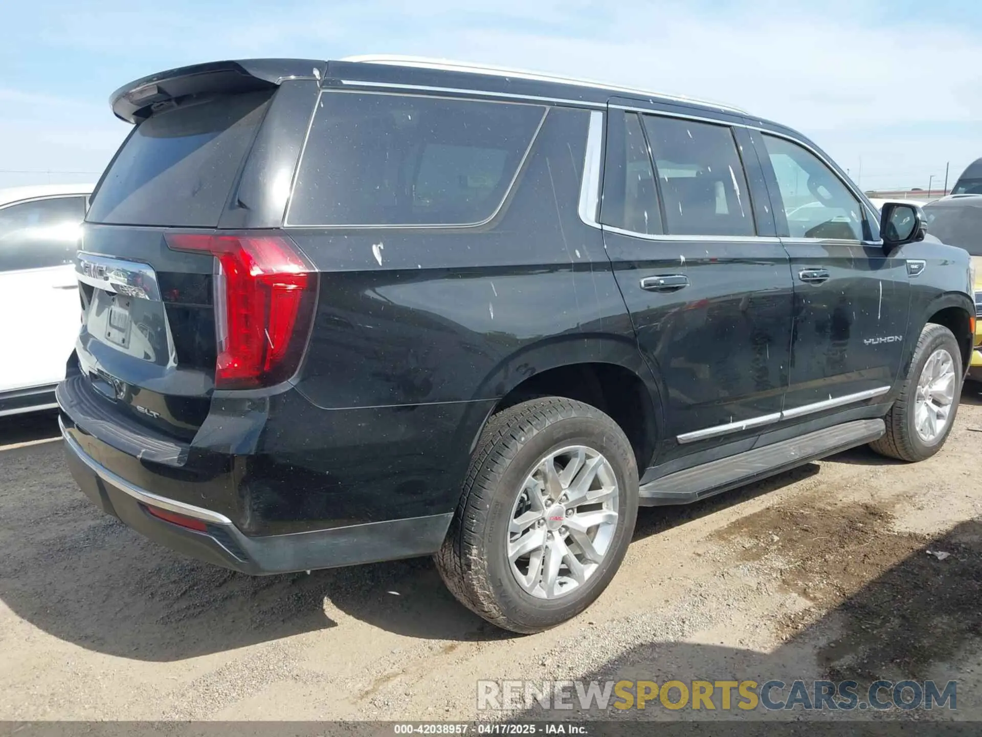 4 Photograph of a damaged car 1GKS1BKD4RR225875 GMC YUKON 2024