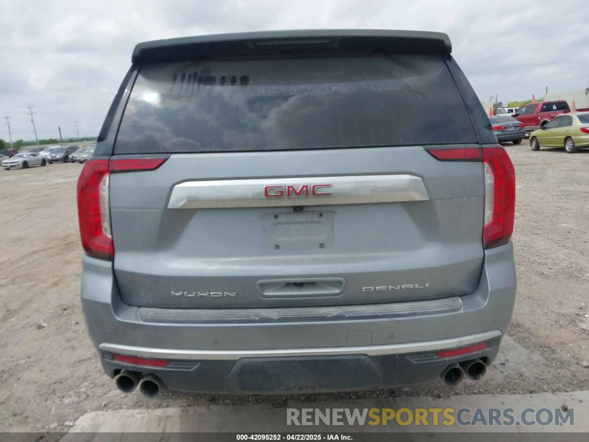 17 Photograph of a damaged car 1GKS1DKL4RR221344 GMC YUKON 2024