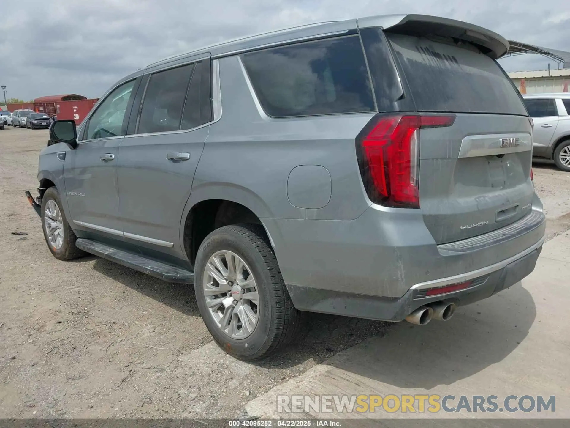 3 Photograph of a damaged car 1GKS1DKL4RR221344 GMC YUKON 2024