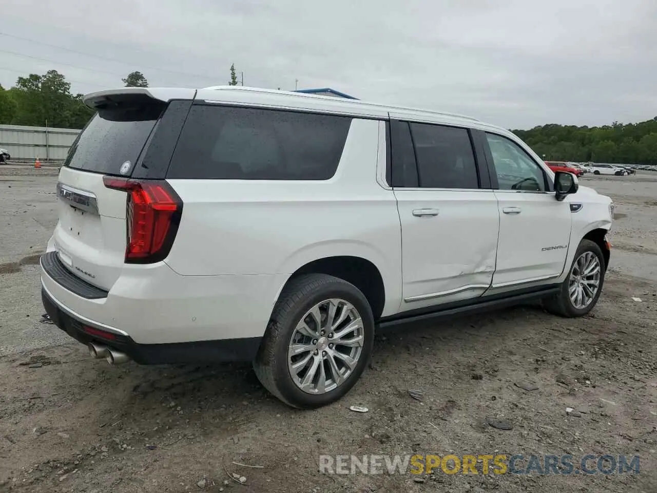 3 Photograph of a damaged car 1GKS1JKL4RR312788 GMC YUKON 2024