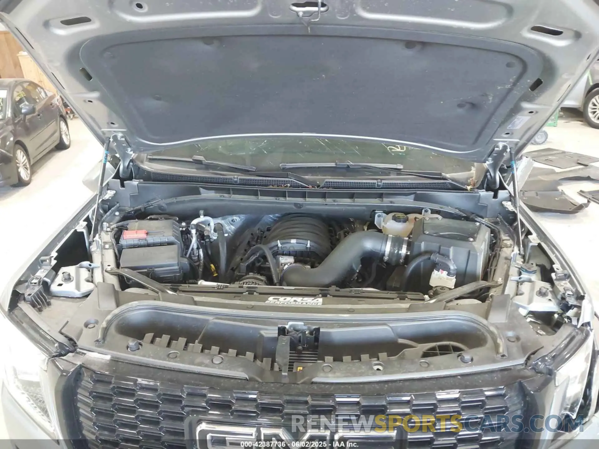 10 Photograph of a damaged car 1GKS2BKD1RR380932 GMC YUKON 2024