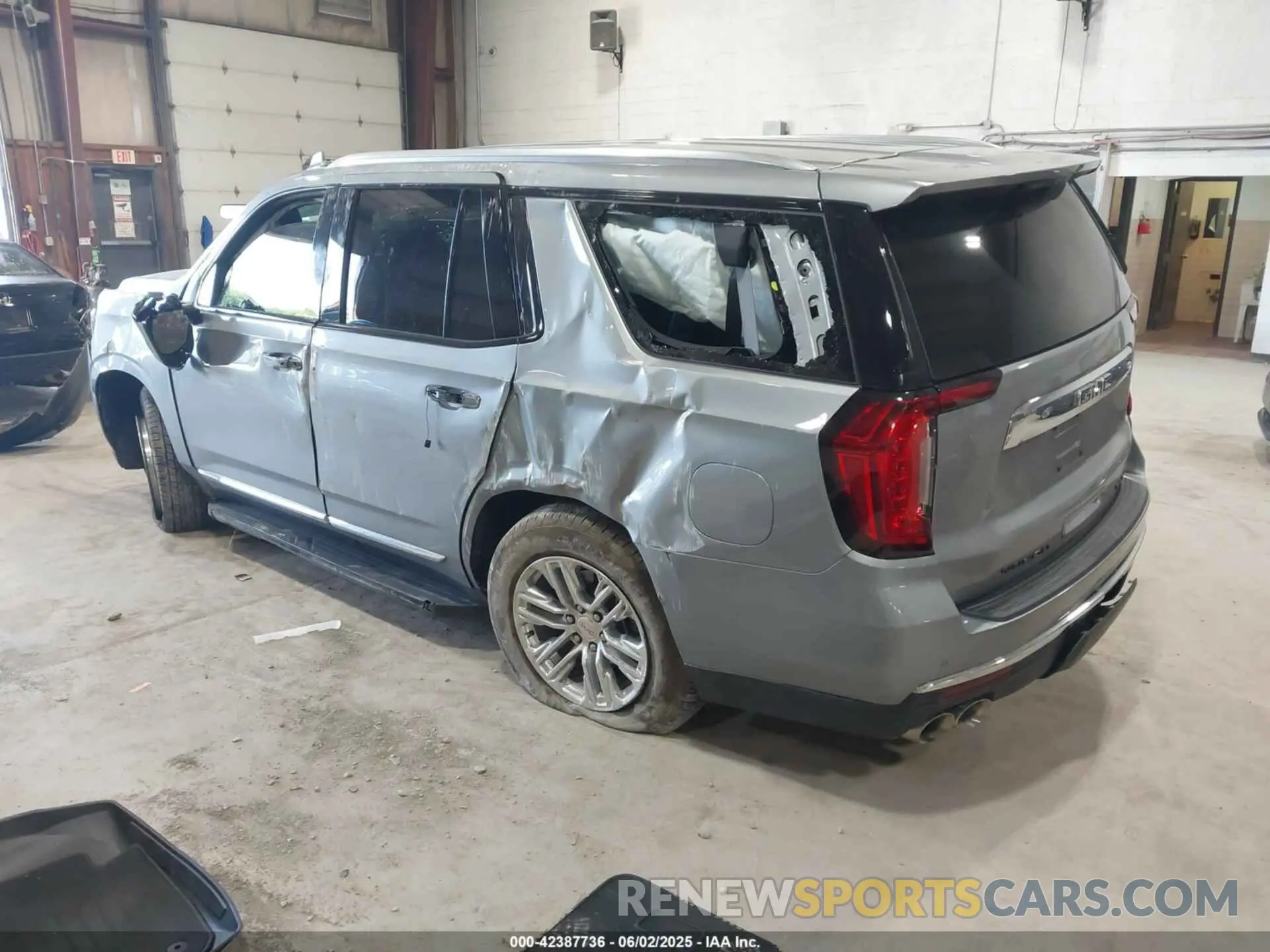 3 Photograph of a damaged car 1GKS2BKD1RR380932 GMC YUKON 2024