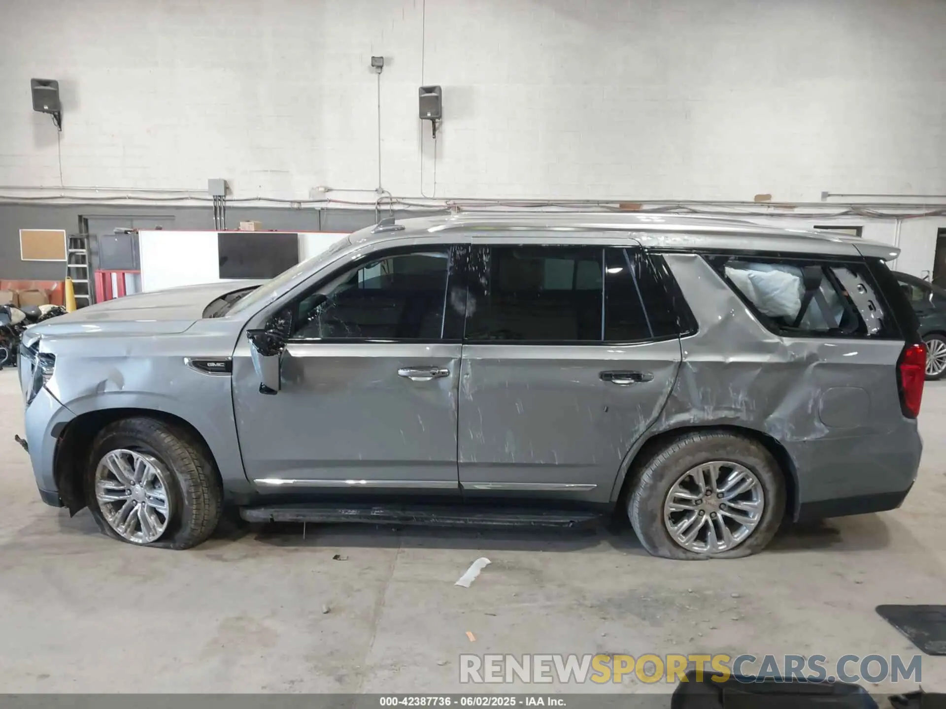 6 Photograph of a damaged car 1GKS2BKD1RR380932 GMC YUKON 2024