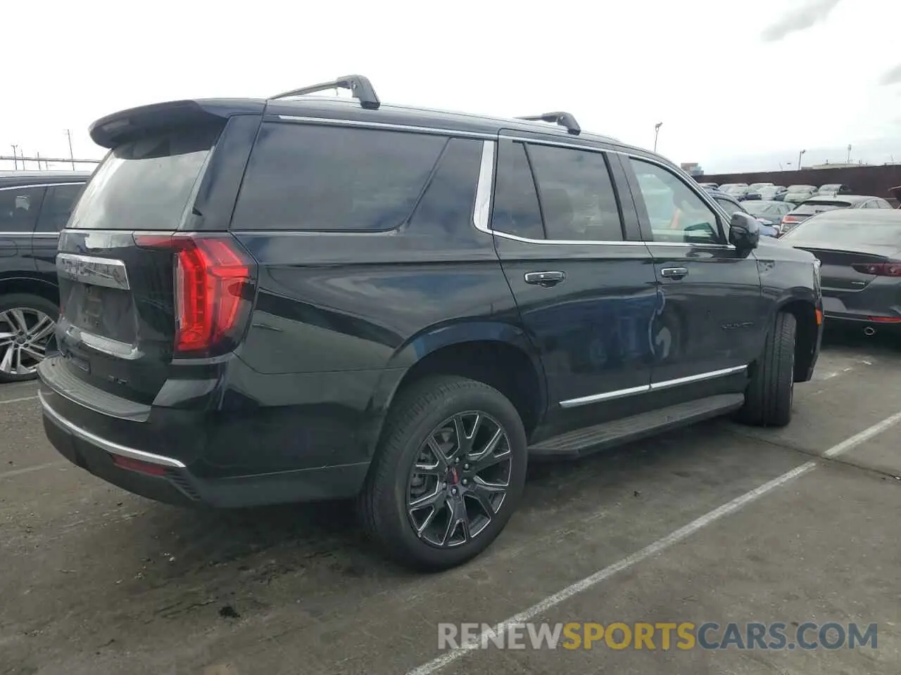 3 Photograph of a damaged car 1GKS2BKD3RR138059 GMC YUKON 2024