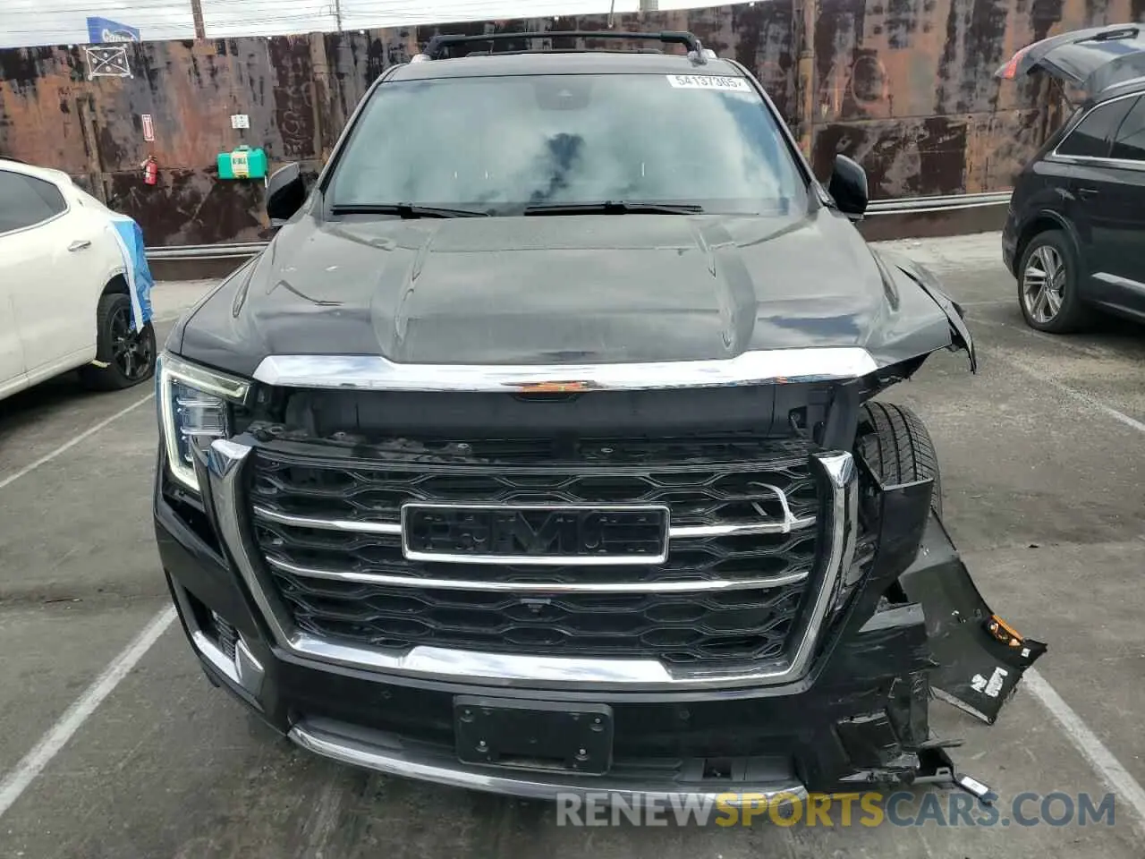 5 Photograph of a damaged car 1GKS2BKD3RR138059 GMC YUKON 2024