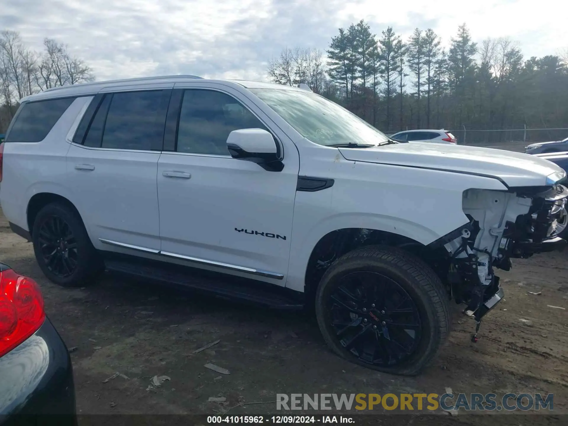 14 Photograph of a damaged car 1GKS2BKD4RR312432 GMC YUKON 2024