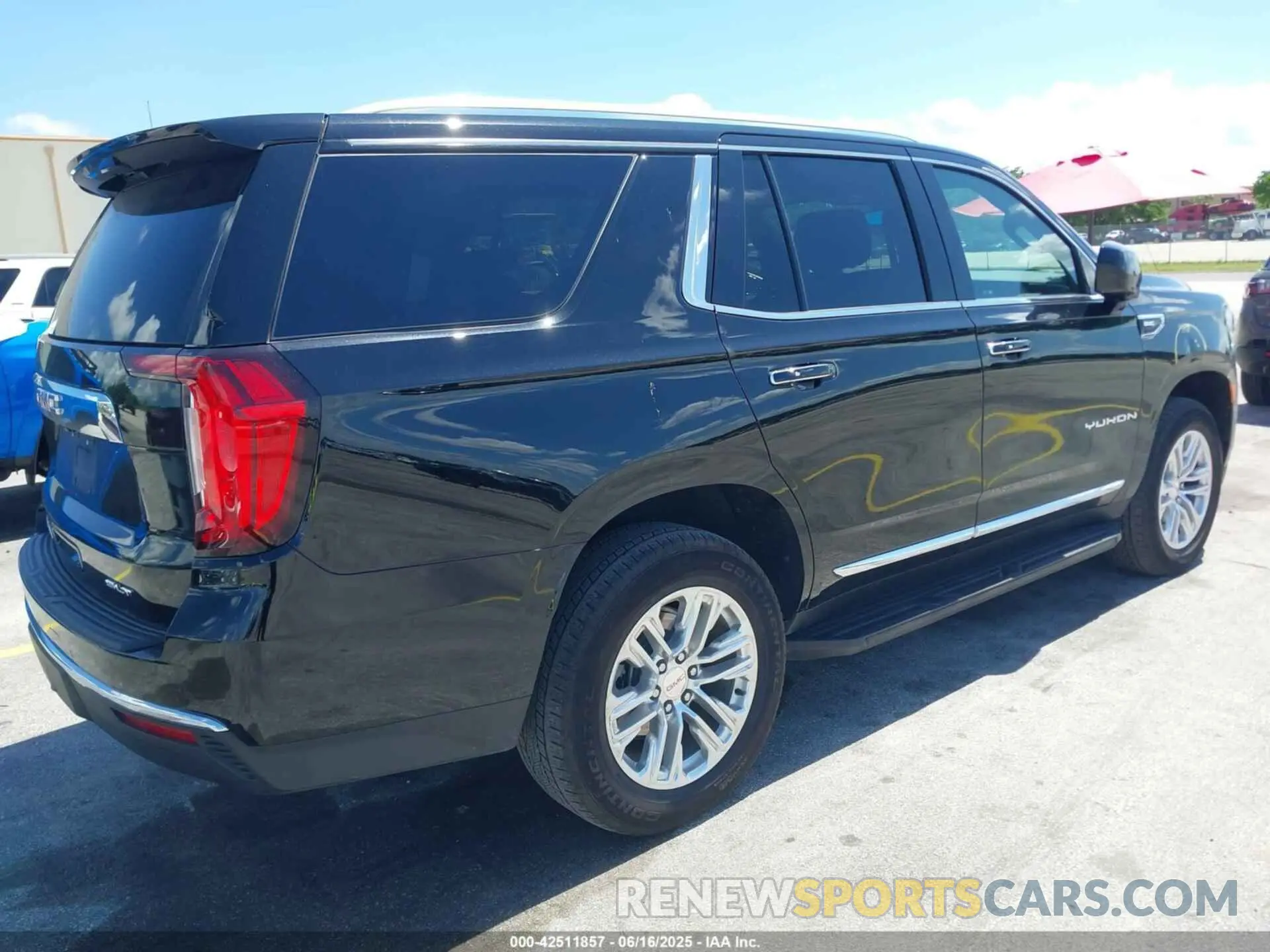 4 Photograph of a damaged car 1GKS2BKDXRR235260 GMC YUKON 2024