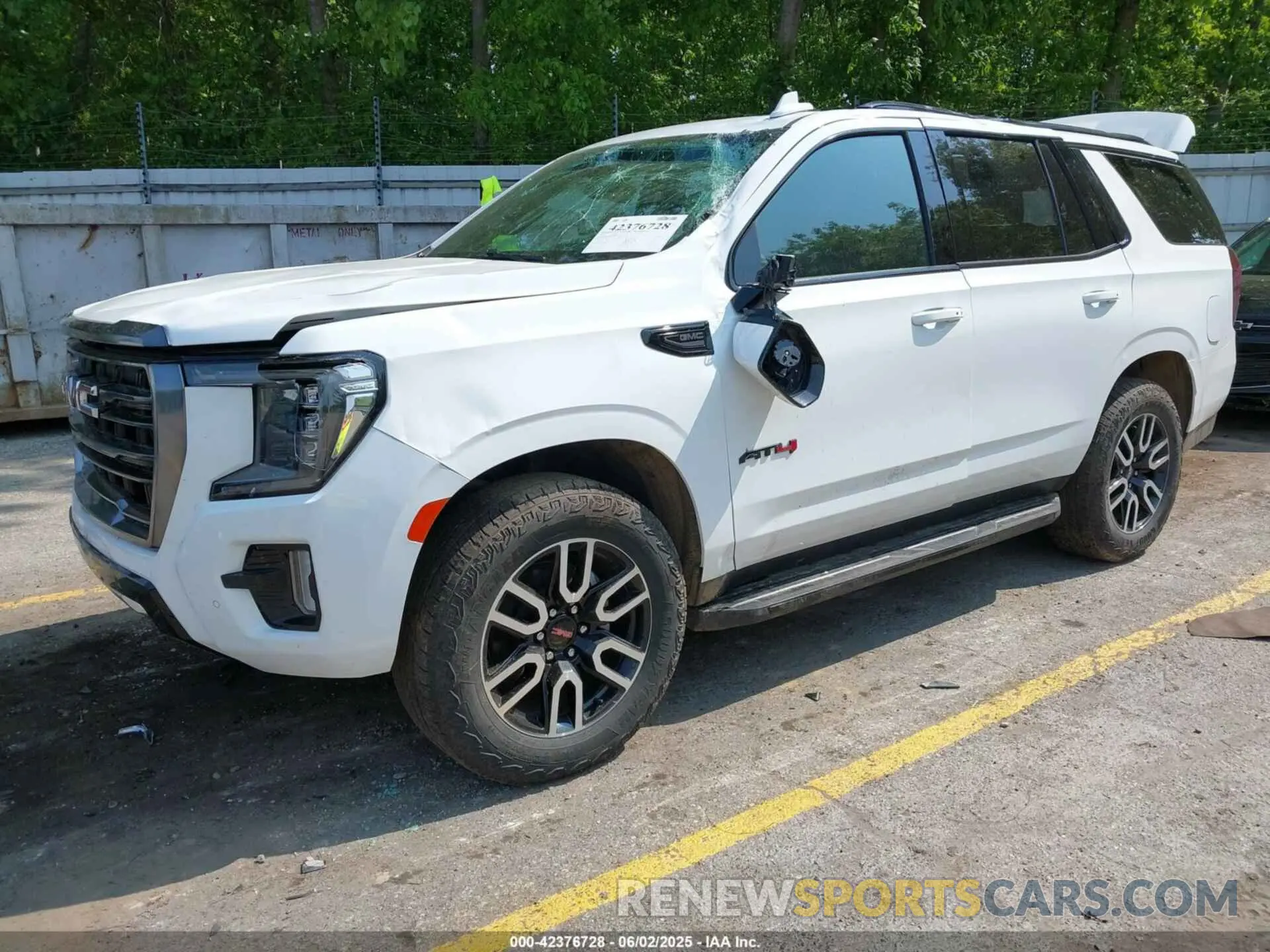 2 Photograph of a damaged car 1GKS2CKD0RR205285 GMC YUKON 2024
