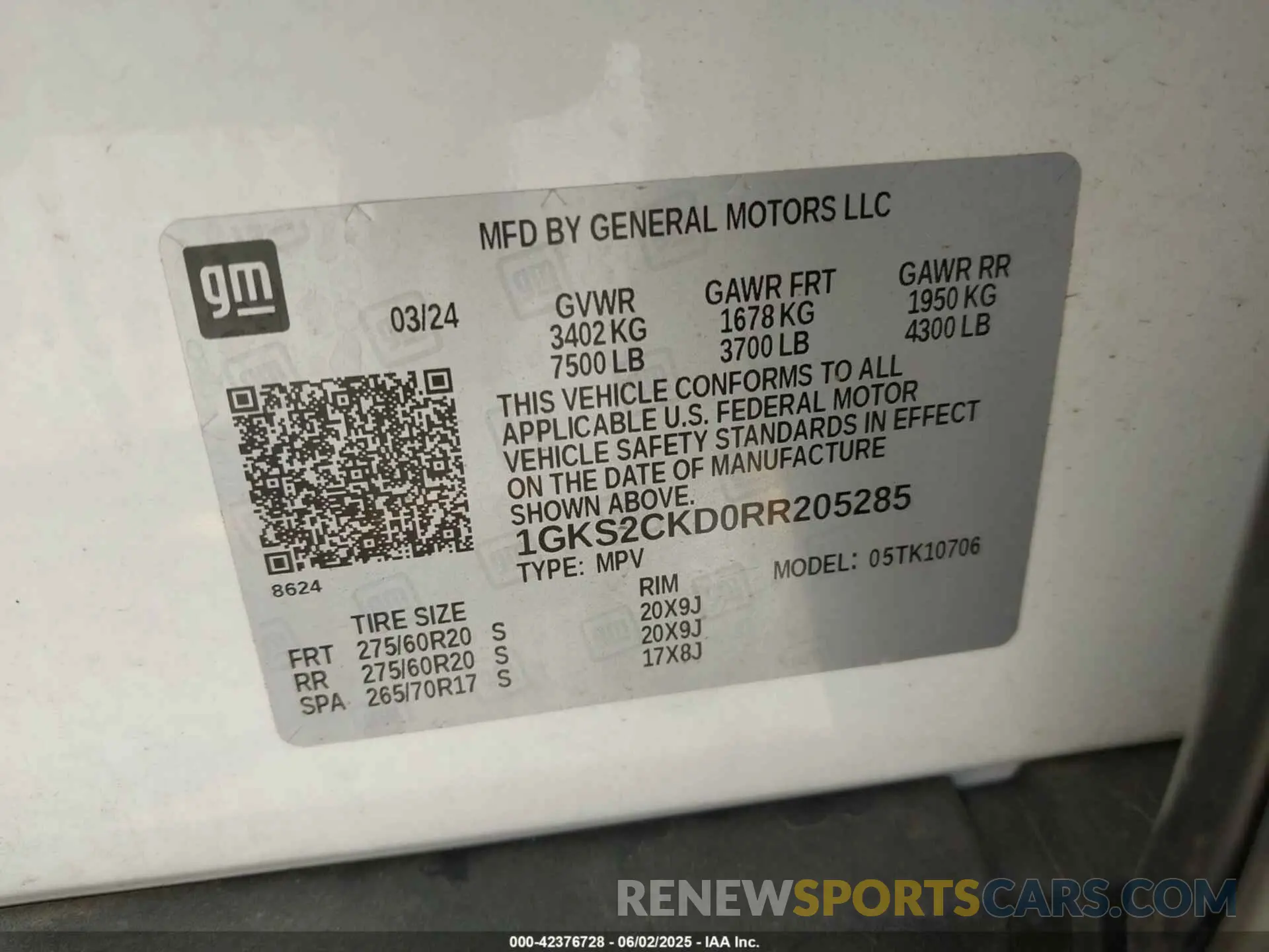 9 Photograph of a damaged car 1GKS2CKD0RR205285 GMC YUKON 2024