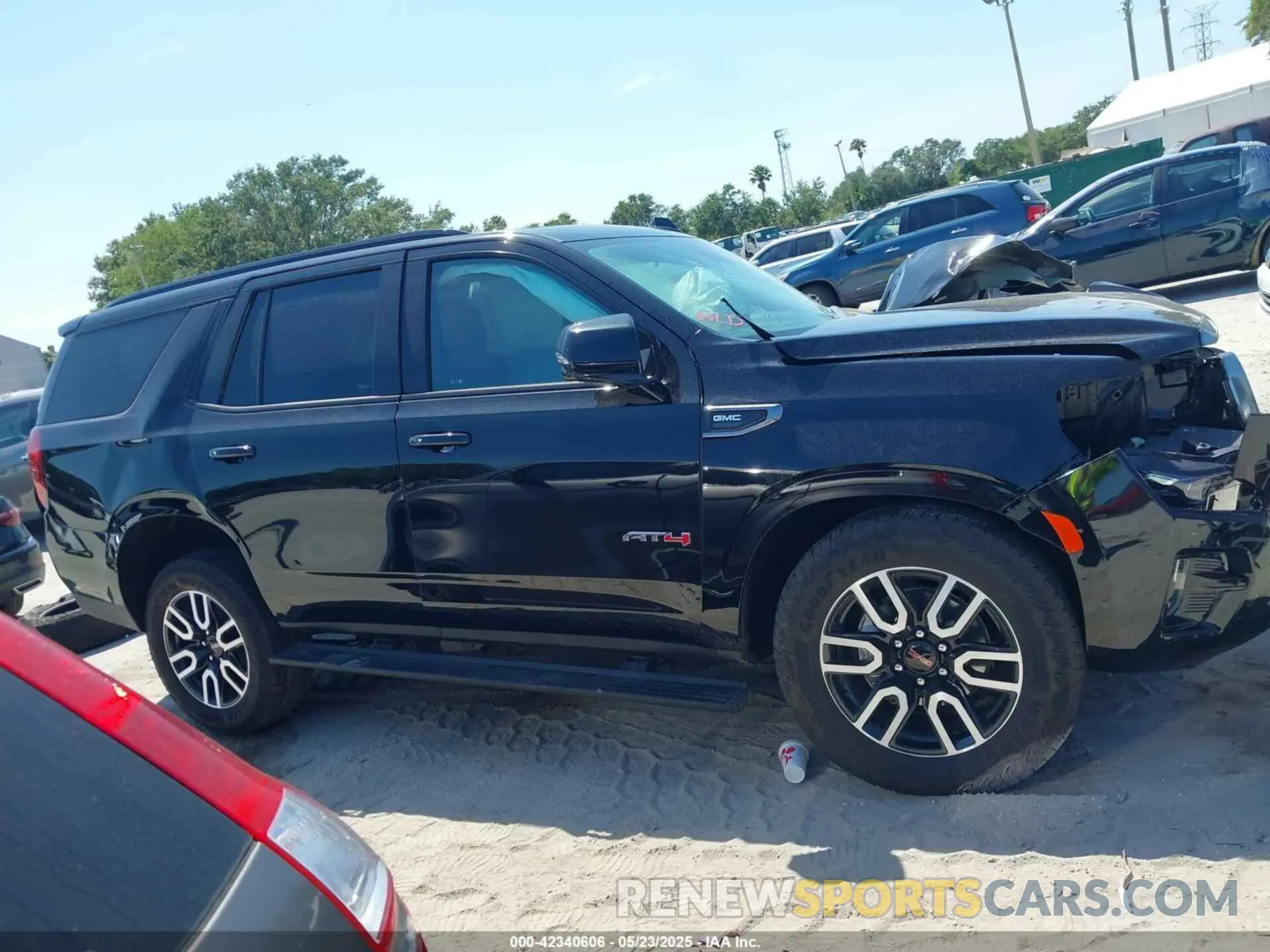 14 Photograph of a damaged car 1GKS2CKL4RR262774 GMC YUKON 2024