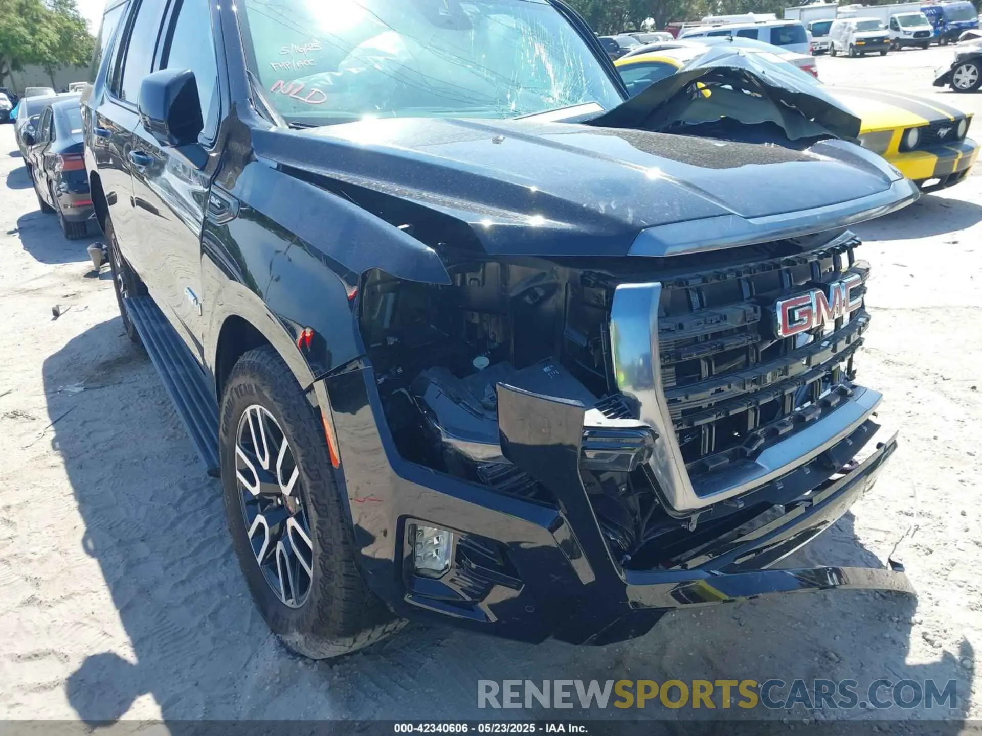 22 Photograph of a damaged car 1GKS2CKL4RR262774 GMC YUKON 2024