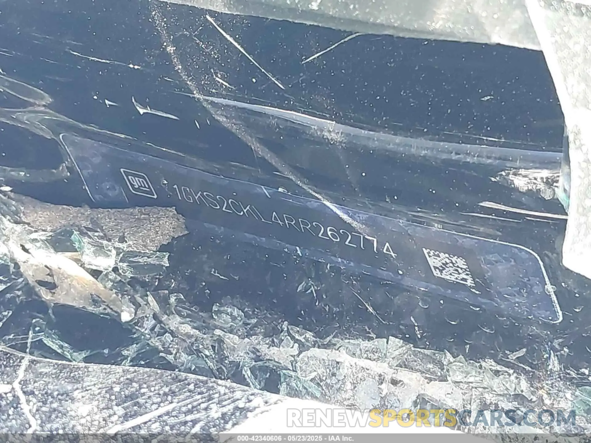 9 Photograph of a damaged car 1GKS2CKL4RR262774 GMC YUKON 2024