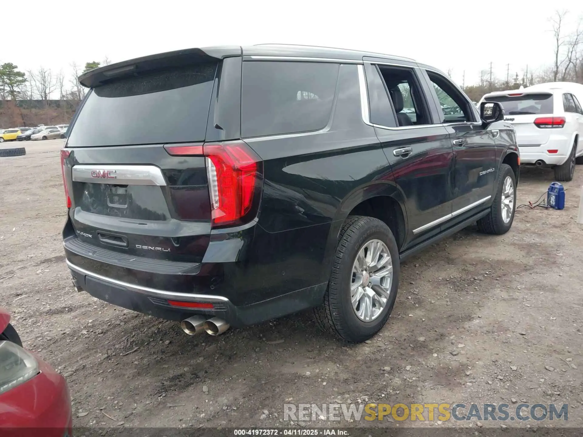4 Photograph of a damaged car 1GKS2DKL0RR106494 GMC YUKON 2024