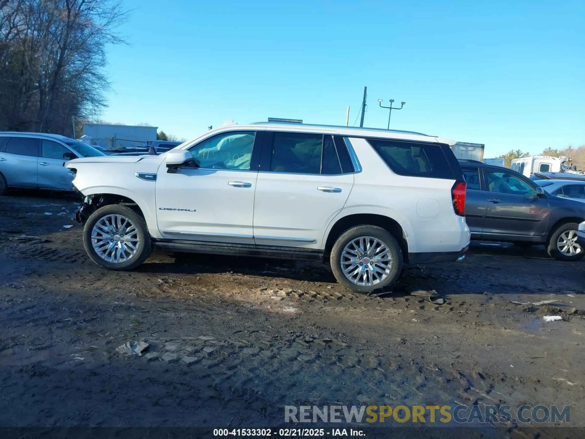 14 Photograph of a damaged car 1GKS2DKL2RR285492 GMC YUKON 2024
