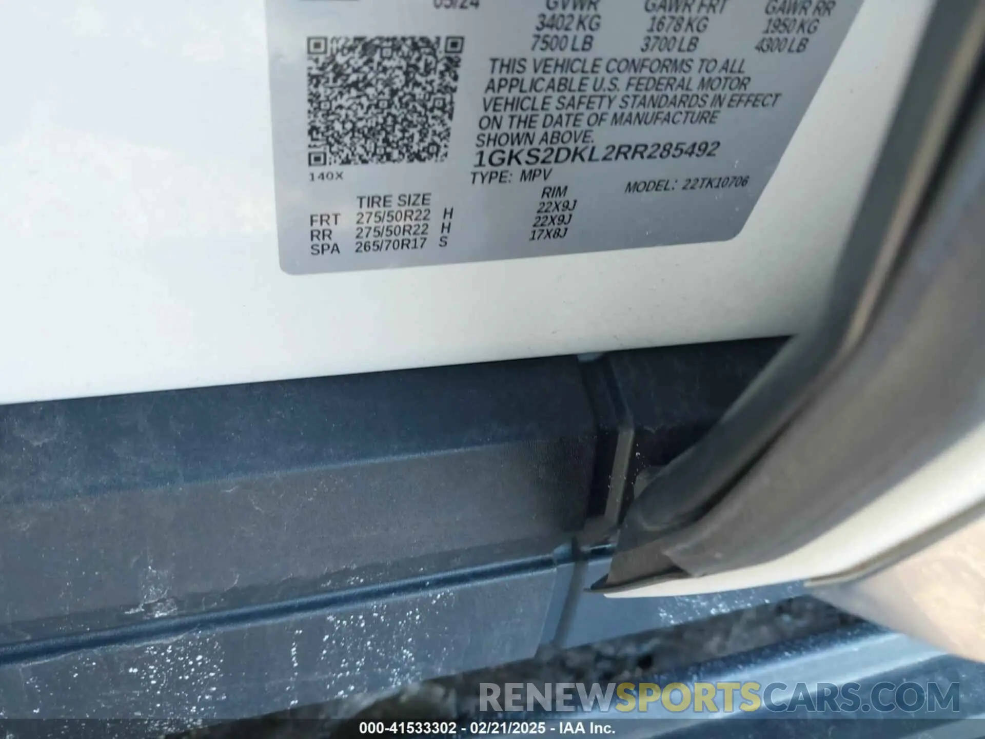 9 Photograph of a damaged car 1GKS2DKL2RR285492 GMC YUKON 2024