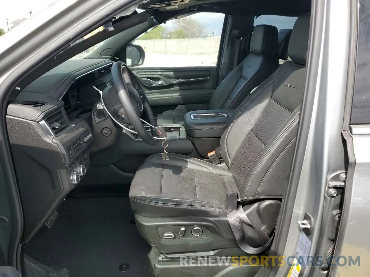 7 Photograph of a damaged car 1GKS2DKT3RR371488 GMC YUKON 2024