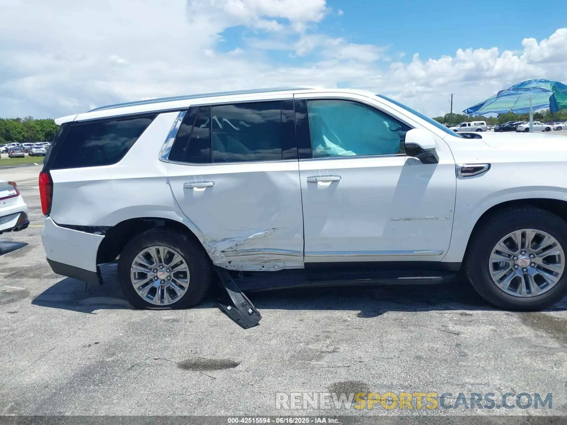 13 Photograph of a damaged car 1GKS1DRL7SR193339 GMC YUKON 2025