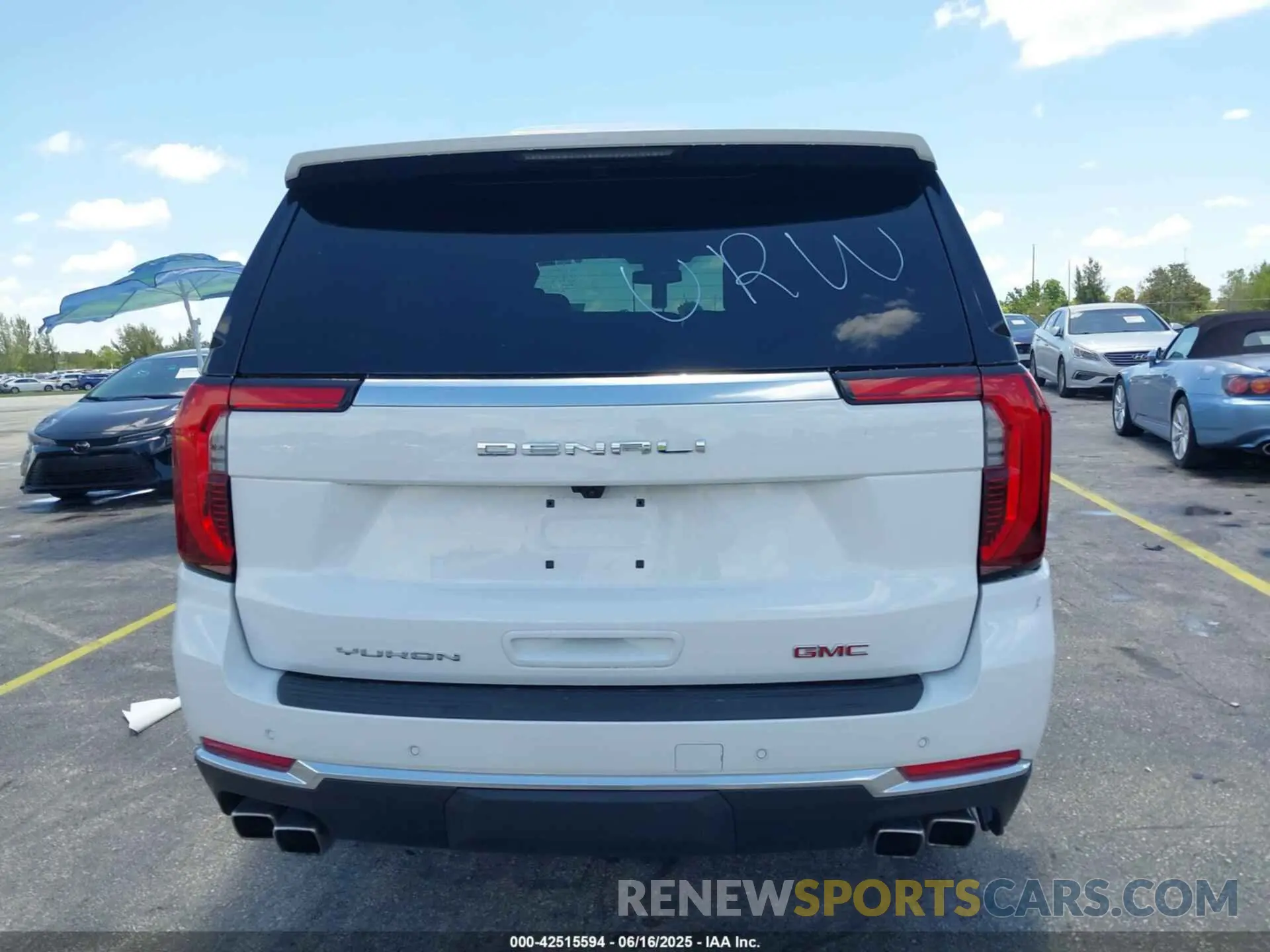 16 Photograph of a damaged car 1GKS1DRL7SR193339 GMC YUKON 2025