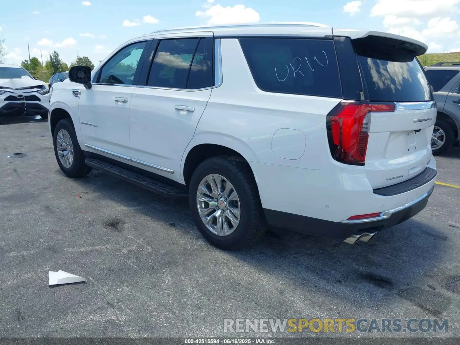3 Photograph of a damaged car 1GKS1DRL7SR193339 GMC YUKON 2025