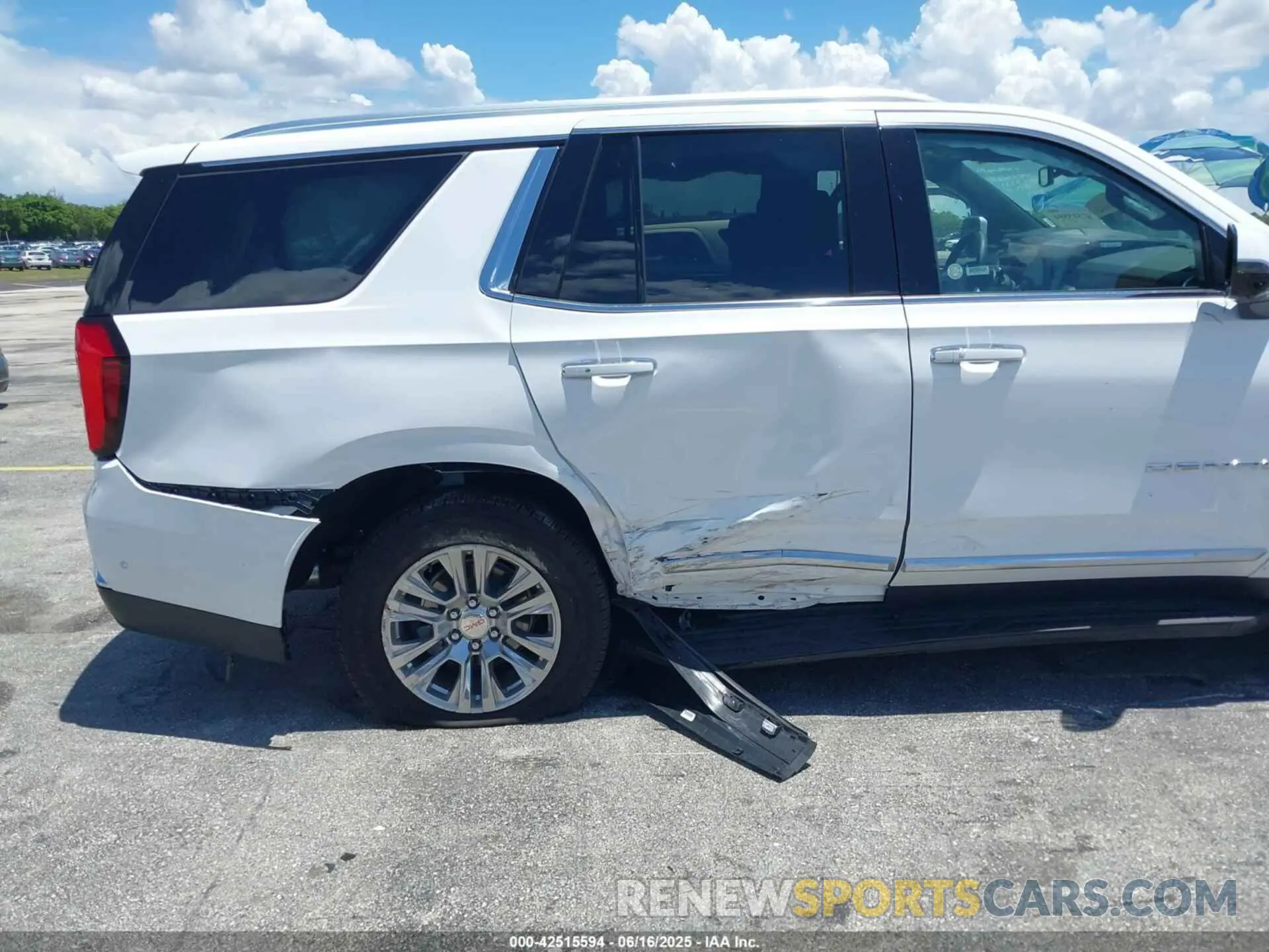 6 Photograph of a damaged car 1GKS1DRL7SR193339 GMC YUKON 2025