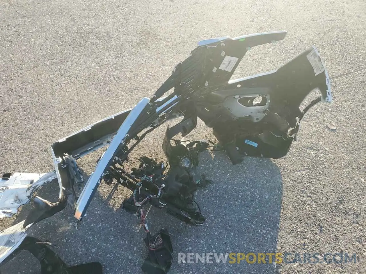 13 Photograph of a damaged car 1GKS1DRL8SR196833 GMC YUKON 2025