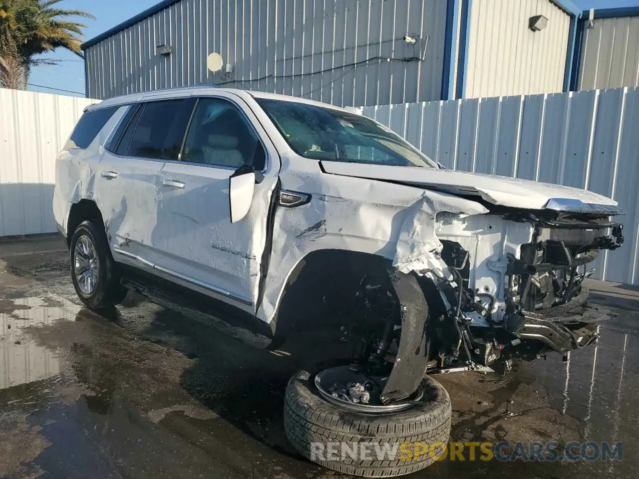 4 Photograph of a damaged car 1GKS1DRL8SR196833 GMC YUKON 2025
