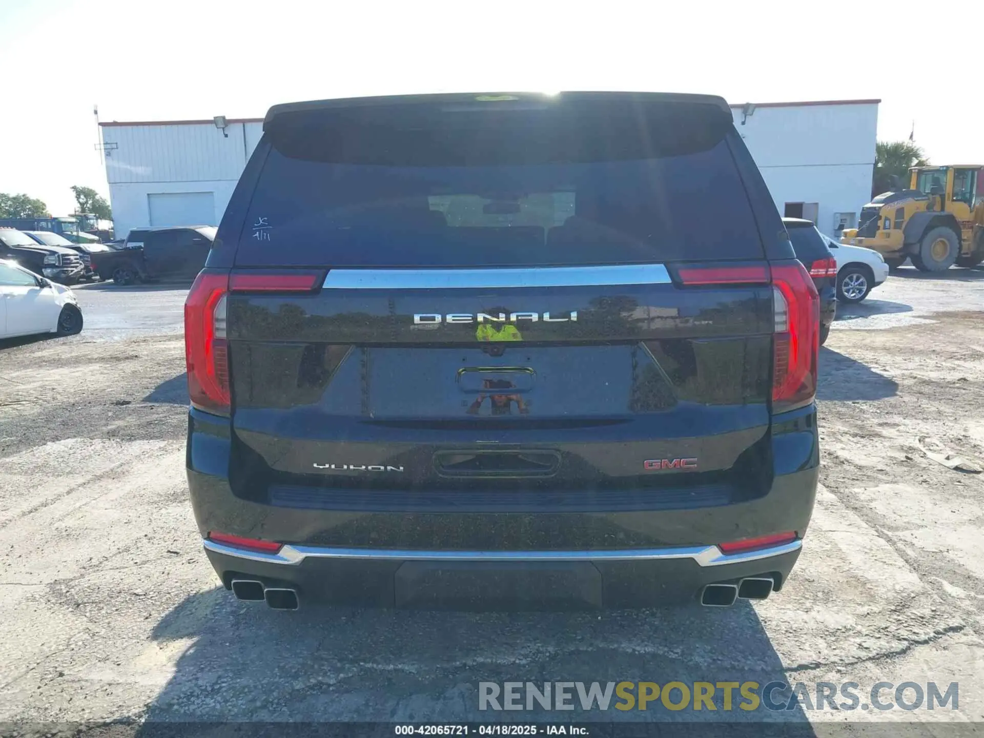 16 Photograph of a damaged car 1GKS1DRL9SR193603 GMC YUKON 2025