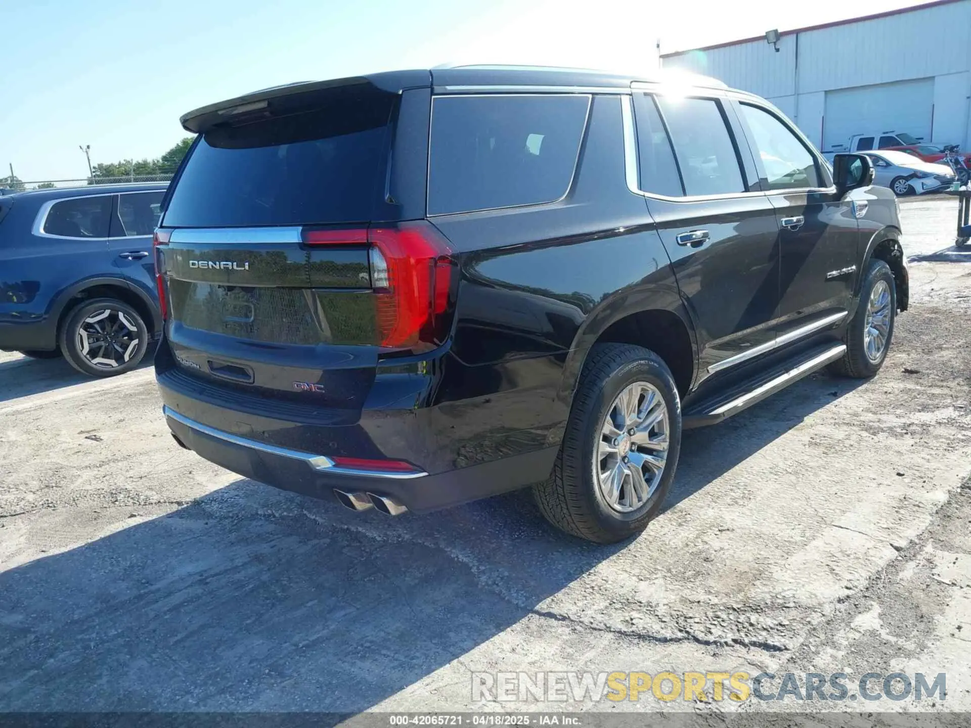 4 Photograph of a damaged car 1GKS1DRL9SR193603 GMC YUKON 2025