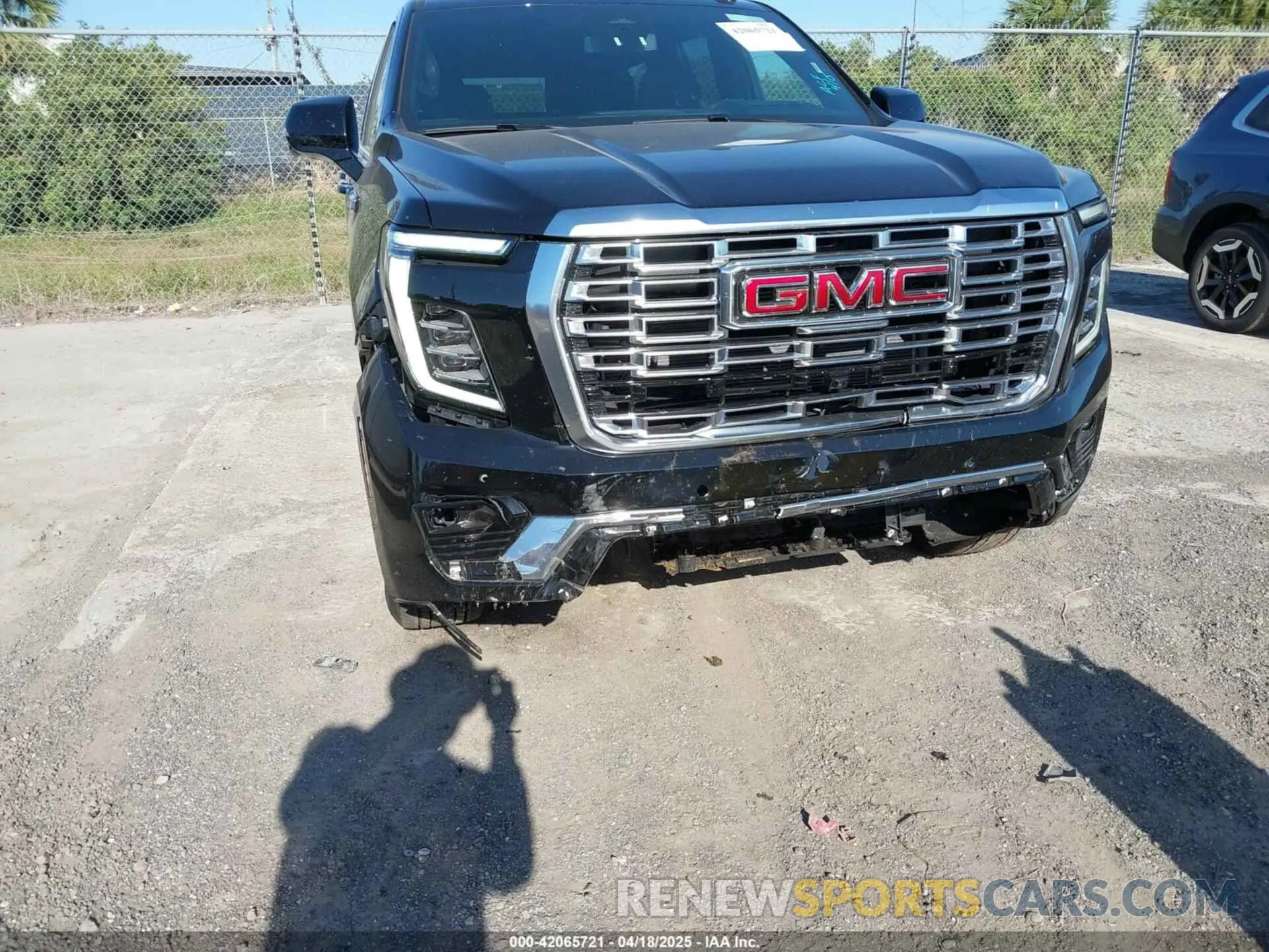 6 Photograph of a damaged car 1GKS1DRL9SR193603 GMC YUKON 2025