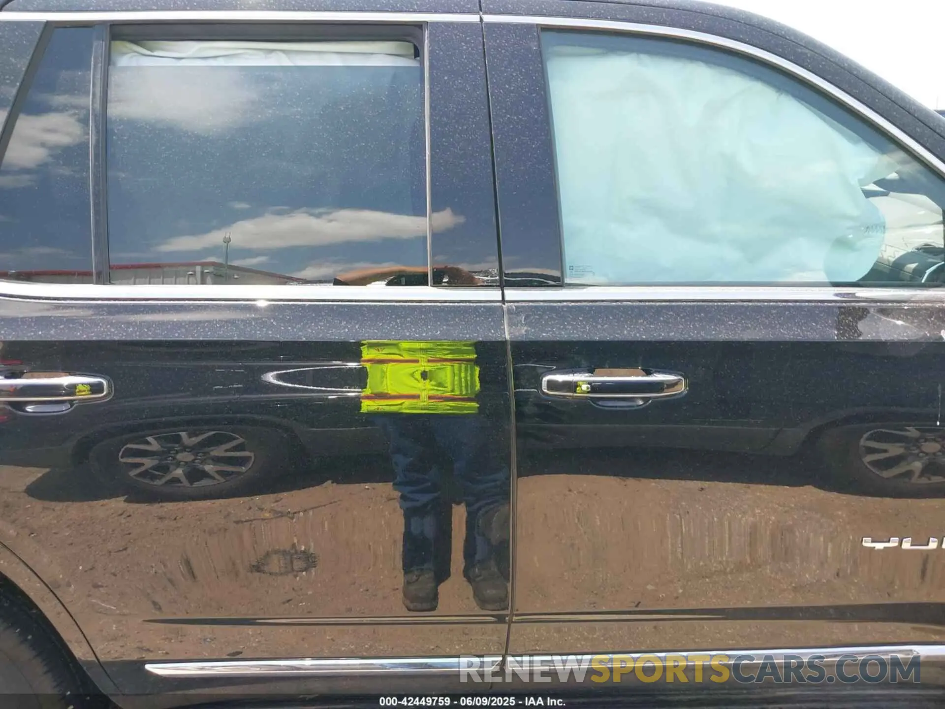 13 Photograph of a damaged car 1GKS2BRD0SR248658 GMC YUKON 2025