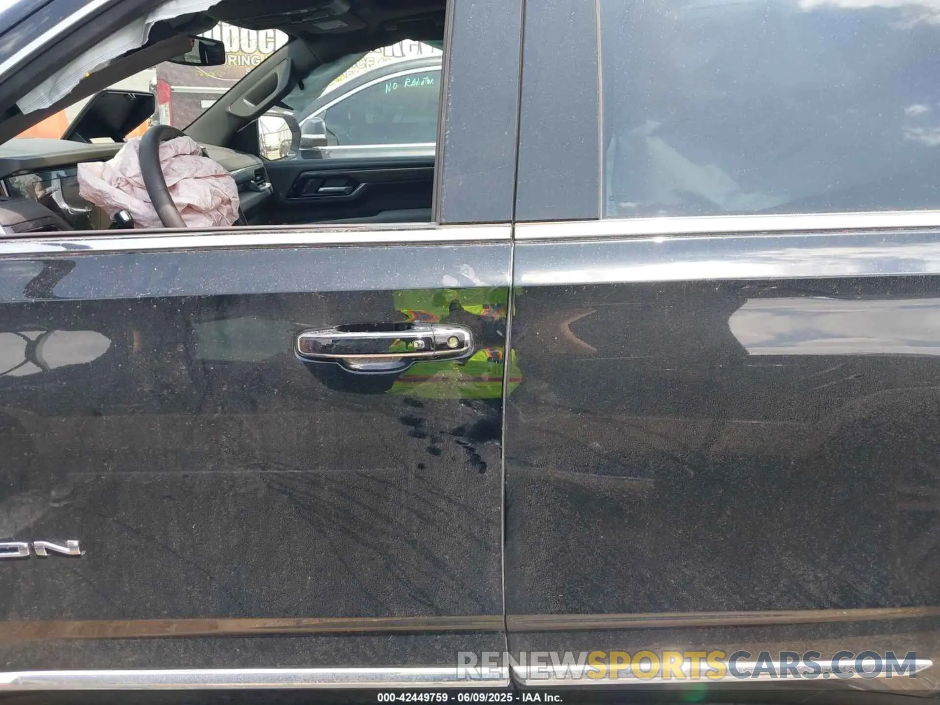 14 Photograph of a damaged car 1GKS2BRD0SR248658 GMC YUKON 2025