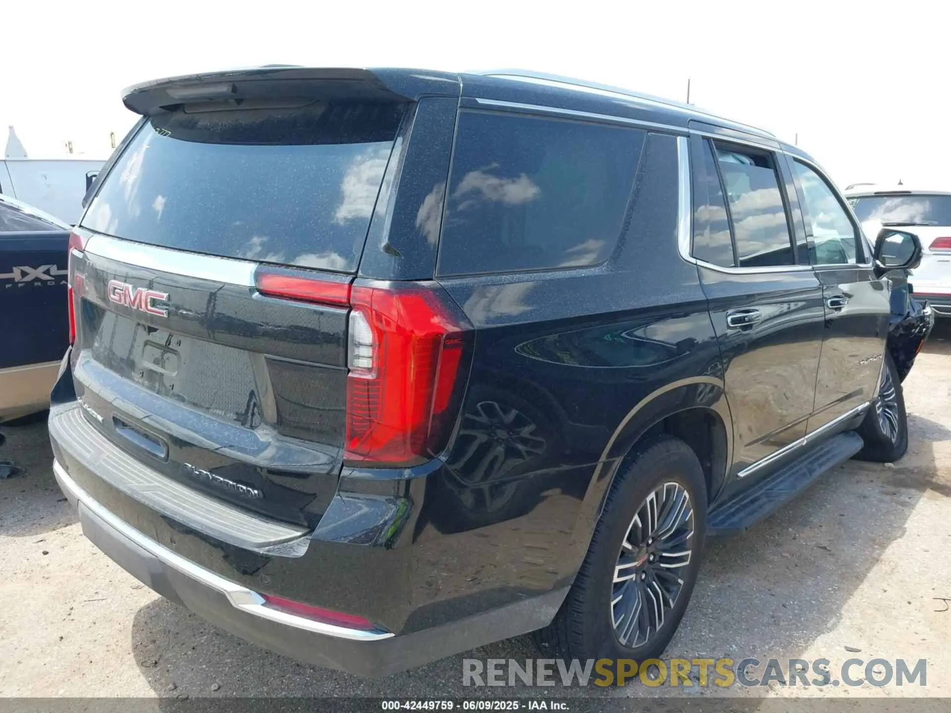 4 Photograph of a damaged car 1GKS2BRD0SR248658 GMC YUKON 2025