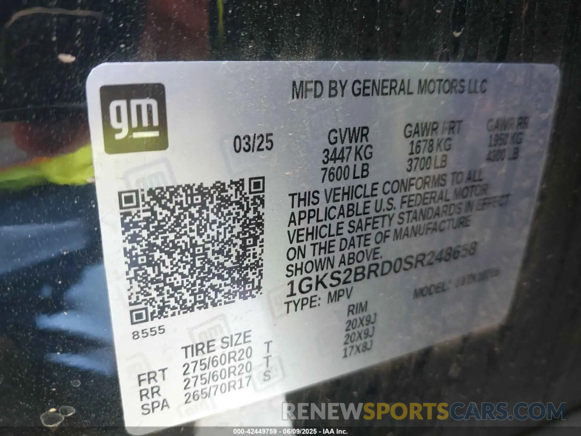 9 Photograph of a damaged car 1GKS2BRD0SR248658 GMC YUKON 2025